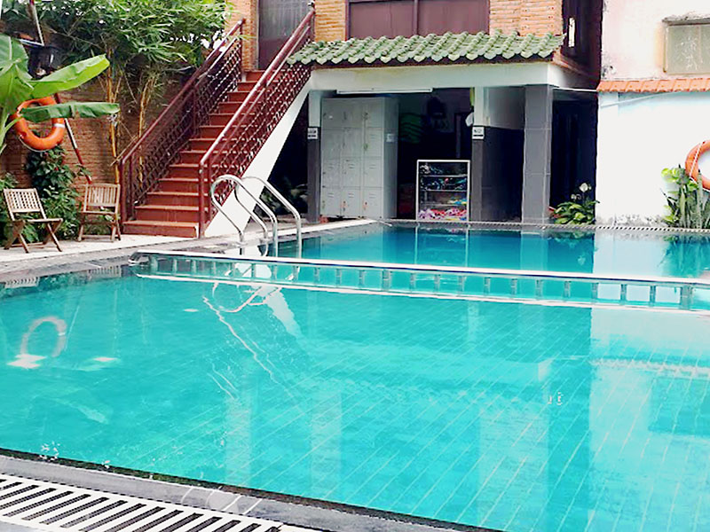 swimming pool